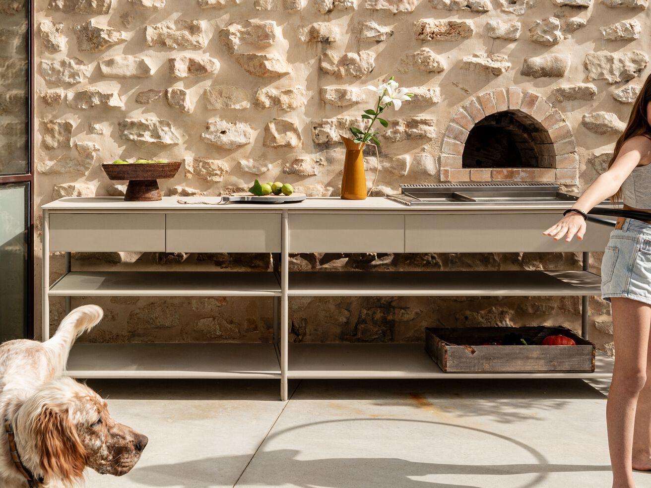 CSL open-frame outdoor kitchen with pizza oven, front view